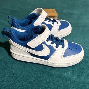 Nike Kids Sneakers in Blue and White